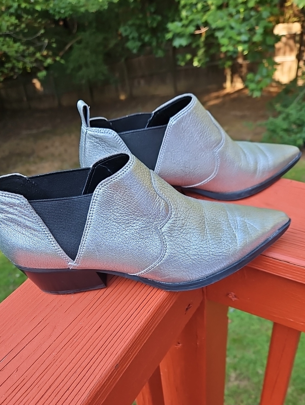 Nine West Metallic Silver Pointed Leather Ankle Booties Size 6.5 M